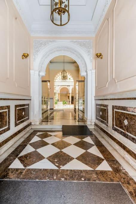 Apartamentos Rg, San Vicente 22 Sevilla Eksteriør billede